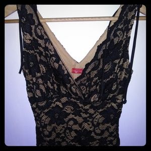 Lace fitted dress